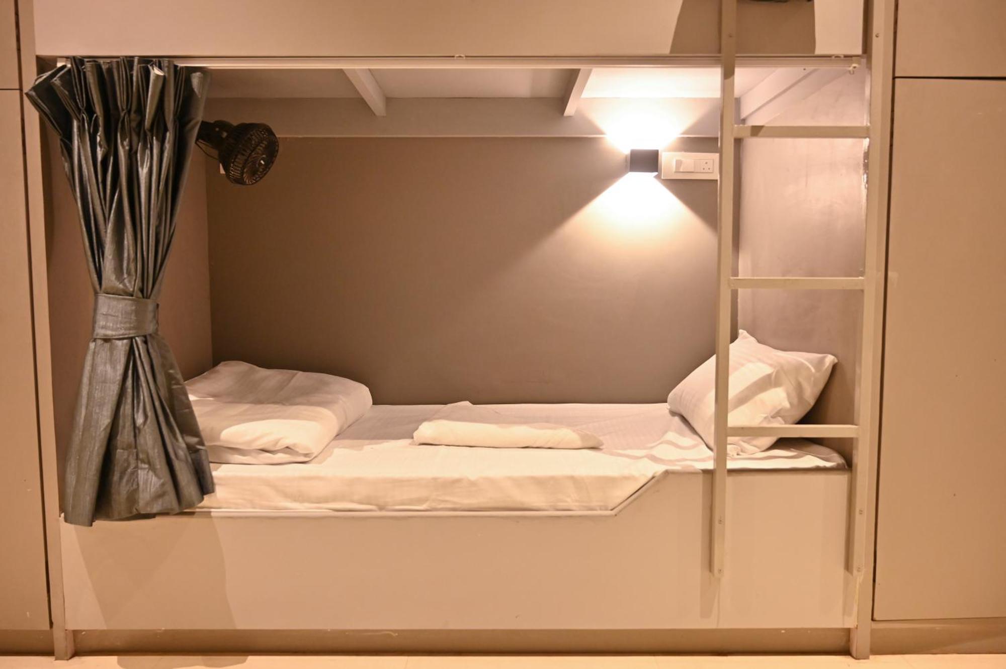 Bed & Bread Dormitory Bharuch Εξωτερικό φωτογραφία